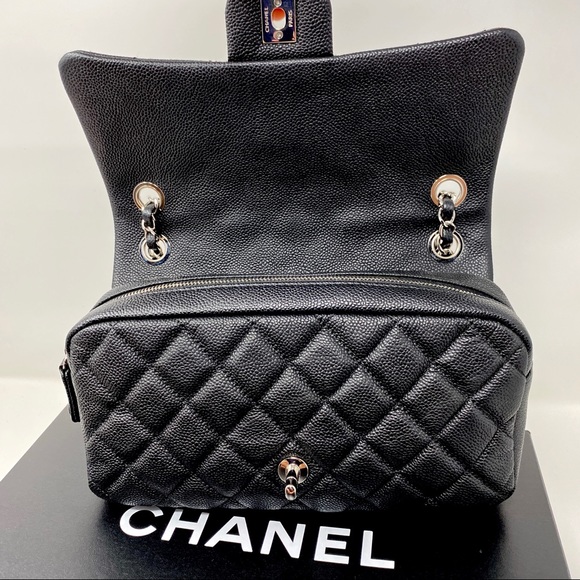 Chanel Easy Flap Medium Shoulder Bag - Picture 9 of 16